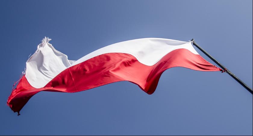 Zmiany i utrudnienia w ruchu drogowym w związku ze Świętem Niepodległości [sprawdź gdzie i kiedy]