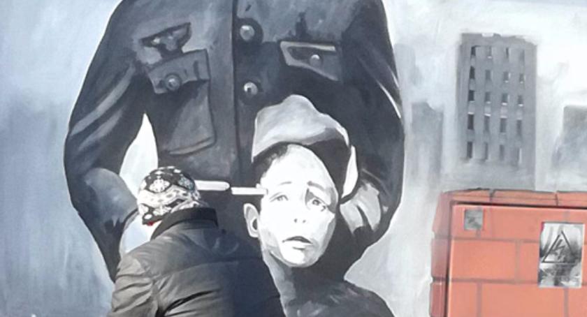 Mural w Łomiankach - kolejna odsłona i kolejne kontrowersje...