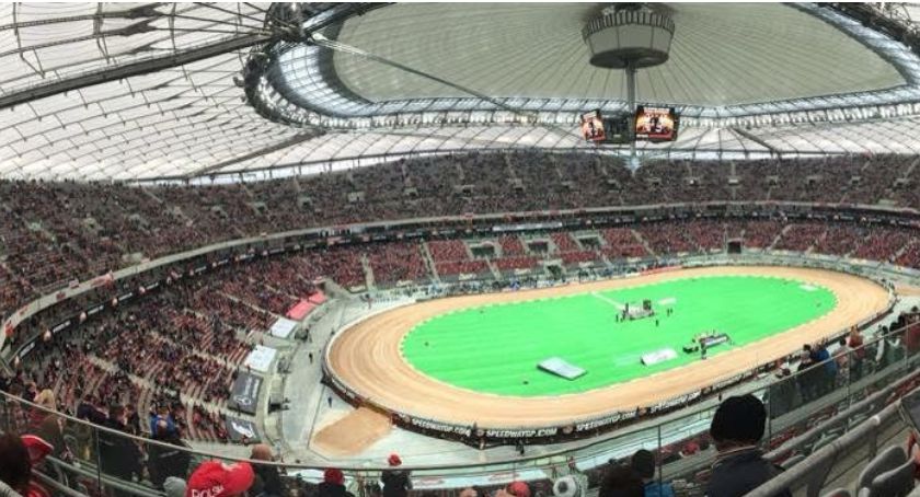Między Torwarem a Stadionem Narodowym