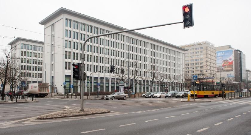 Po wypadku wyszedł z auta i spokojnie odszedł