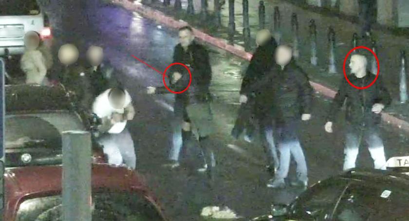 Kolejna prośba policji o pomoc - znasz mężczyzn ze zdjęć? Są poszukiwani rozbój i pobicie