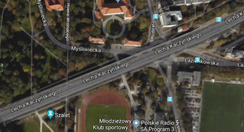 Jednak Al. Lecha Kaczyńskiego, nie Trasa Łazienkowska. Wojewoda wstrzymał uchwałę miasta