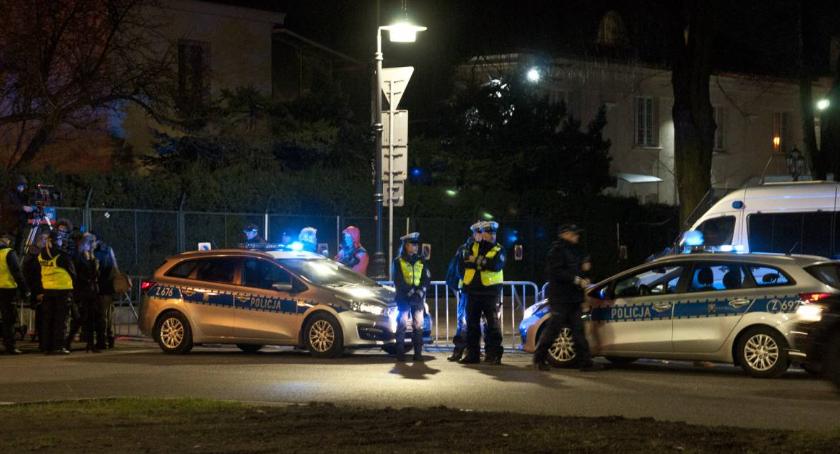 Zamknięte ulice przy ambasadzie Izraela