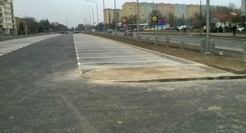 157 nowych miejsc parkingowych przy metrze Młociny