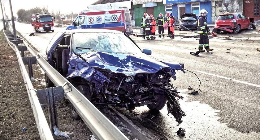 Tragiczny wypadek w Raszynie. Nie żyje jedna osoba, 3 są ranne...[ZDJECIA]