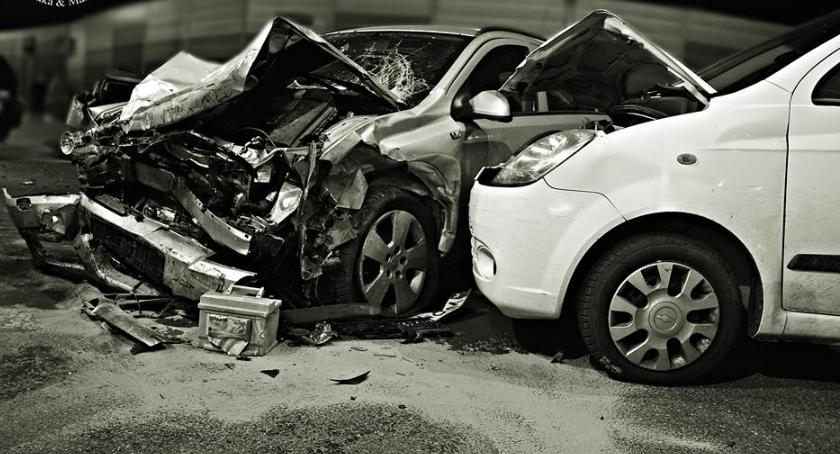 Wypadek na rondzie Reagana. Pięć osób w szpitalu, pięć zniszczonych aut... [ZDJĘCIA]