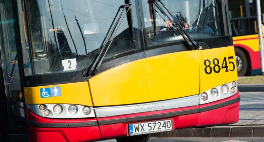 Remont ronda Dmowskiego czyli samochody i autobusy na objazdach