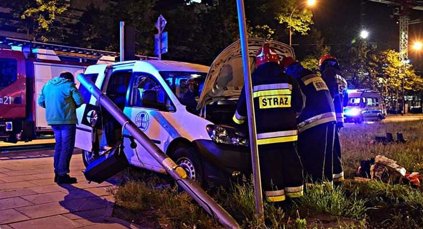 Zderzenie samochodu z tramwajem [ZDJĘCIA]