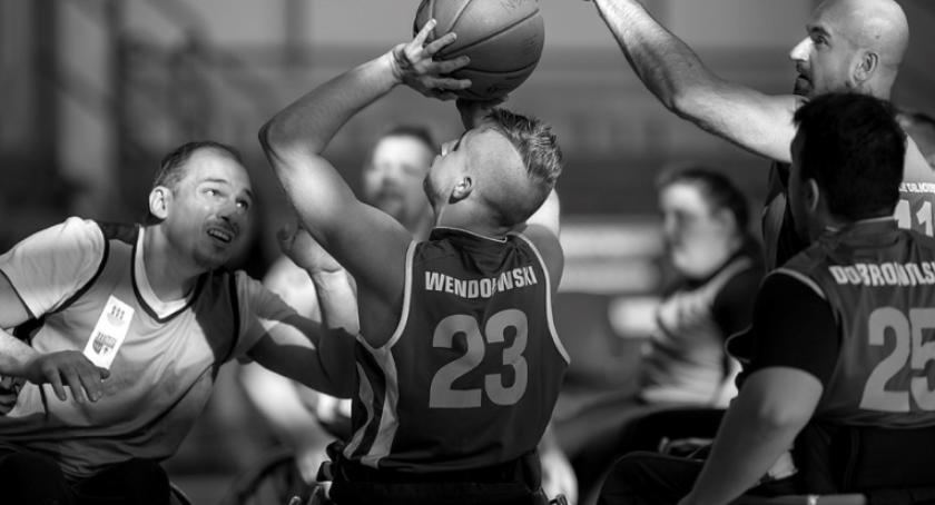 Wspólny cel - WYGRAĆ! Niepełnosprawni sportowcy na zdjęciach. Od dzisiaj w PKiN