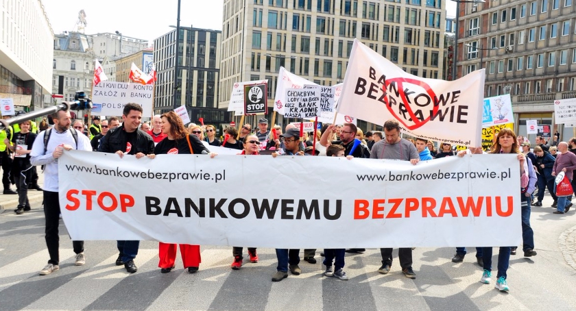 Zakończcie bankowe bezprawie. Manifestacja Osób Oszukanych Przez Banki [ZDJĘCIA]