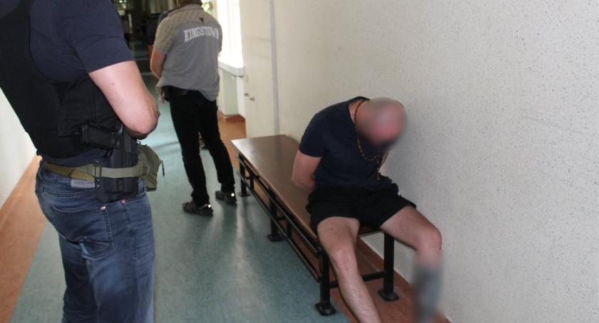 Zatrzymany za usiłowanie zabójstwa. Miał przy sobie broń