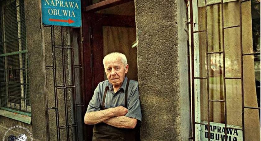 Unikatowe miejsce w Warszawie - zakład szewski w centrum i jego właściciel pan Adam