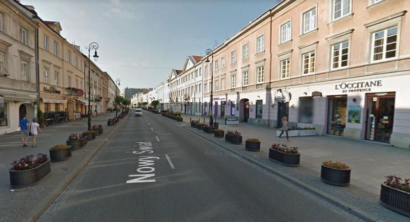 Nowy Świat i Krakowskie Przedmieście do poniedziałku tylko dla pieszych i rowerzystów