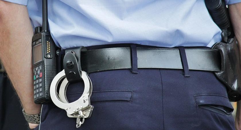 Łomianki: ukradł, potem szarpał się z ochroną. 31-latek w areszcie