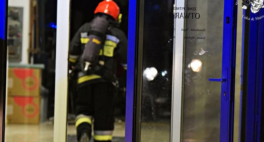 Fałszywy alarm pożarowy w centrum handlowym