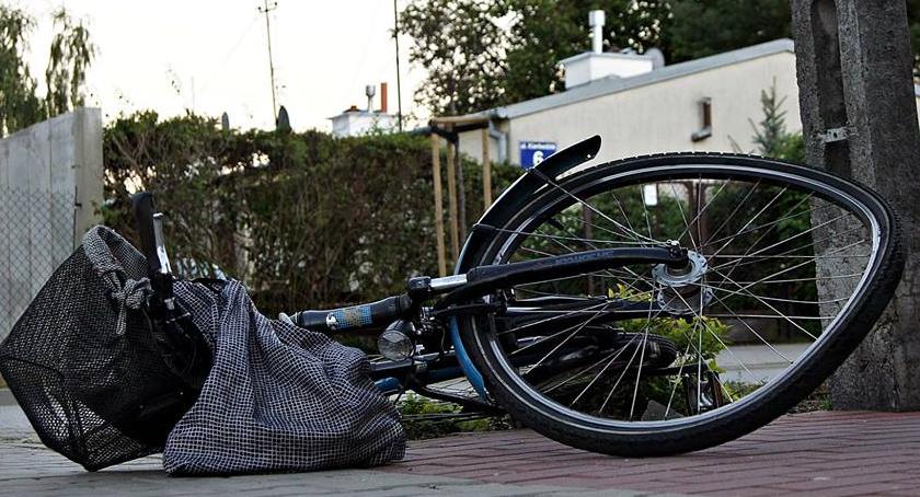 Czarna seria? Kolejny rowerzysta potrącony przez samochód [ZDJĘCIA]