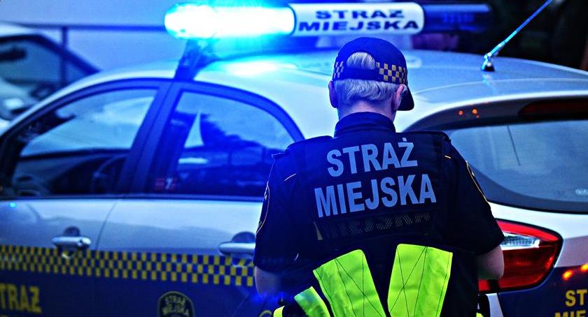 Starsza pani chciała popełnić samobójstwo. Uratowali ją strażnicy miejscy