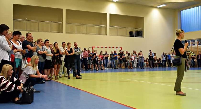 Jest decyzja Sanepidu dotycząca SP4. Dzisiaj uczniowie wracają do szkoły