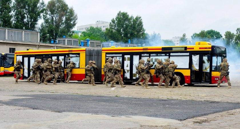 Ćwiczenia antyterrorystyczne Żandarmerii Wojskowej i MZA