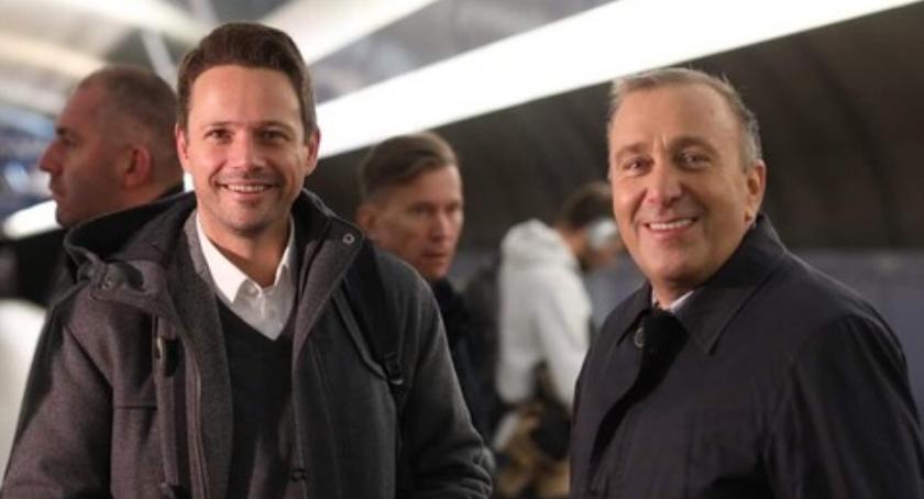 Rafał Trzaskowski i Grzegorz Schetyna w metrze o wyborach samorządowych 2018