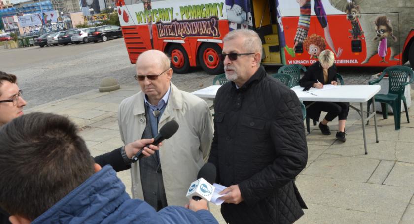 „Pakiet zdrowotny i pakiet dla seniora? To da się zrobić!”- twierdzi Sławomir Antonik.