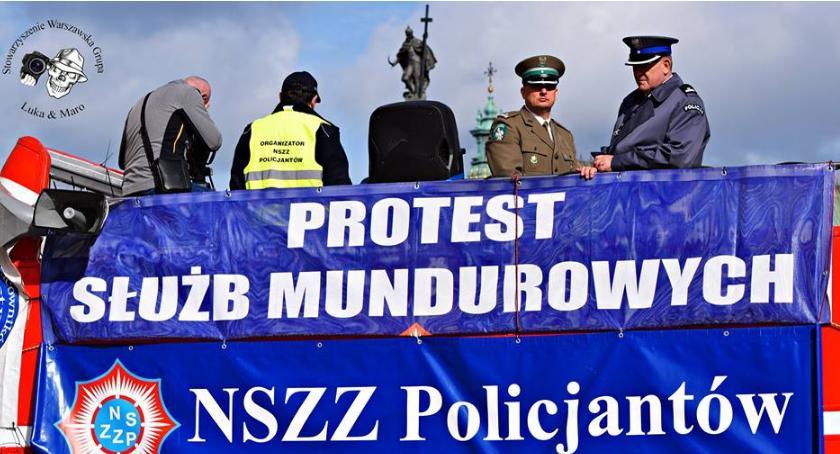 Rośnie determinacja służb mundurowych. Ponad 30 tys. osób wyszło na ulice [ZDJĘCIA]