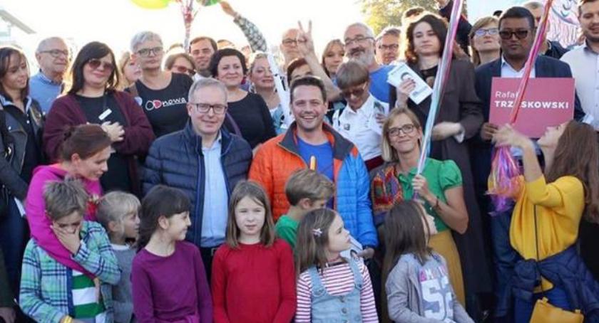 Trzaskowski do Jakiego: - Mieszka pan w Warszawie od 10 lat, a płaci podatki od niedawna…