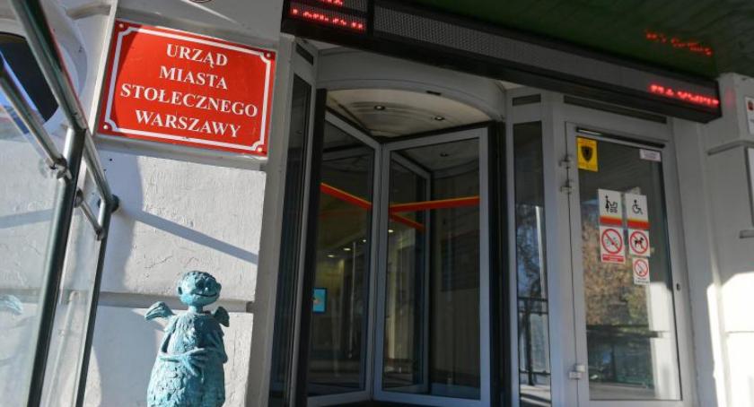 Ile osób dopisuje się do rejestru wyborców w Warszawie? Przekonajmy się...