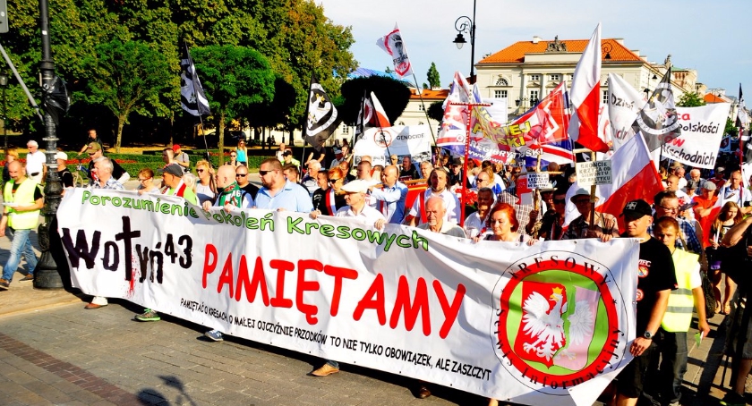 Ulicami Warszawy przeszedł Marsz Pamięci upamiętniający Krwawą Niedzielę na Wołyniu