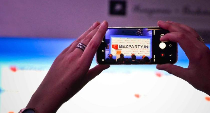 Bezpartyjni Samorządowcy czwartą siłą w Polsce