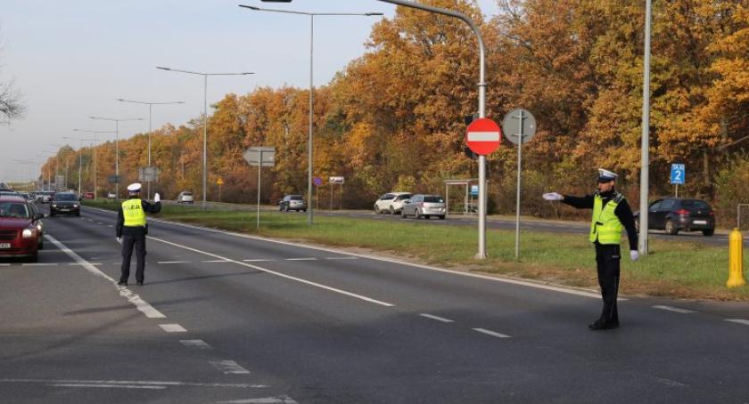 1 osoba zginęła, 49 rannych - podsumowanie akcji ZNICZ na drogach garnizonu stołecznego