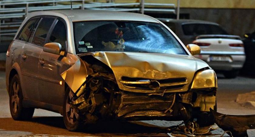 Wypadek na Jagiellońskiej. Jedna osoba ranna [ZDJĘCIA]
