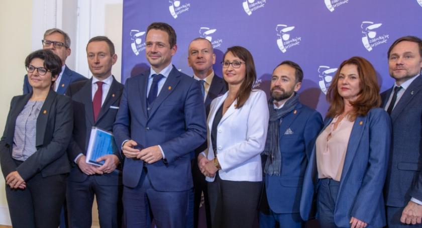 Drużyna Trzaskowskiego. Kto na czele ratusza?