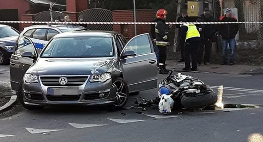 Zderzenie motocykla z samochodem. Motocyklista nie żyje... [ZDJĘCIA]