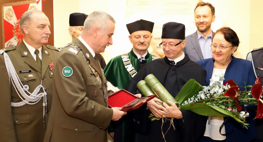 Profesor Michał Ciałkowski doktorem honoris causa WAT