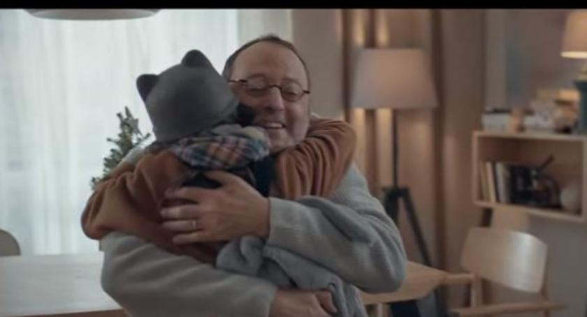Jean Reno w nowym spocie Polskiej Fundacji Narodowej [FILM]
