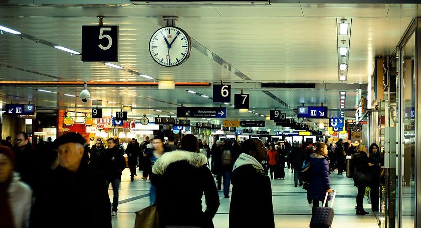 Awanturował się na Centralnym, okazało się, że jest poszukiwany