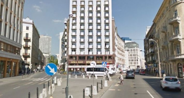 Times Square na Placu Pięciu Rogów?