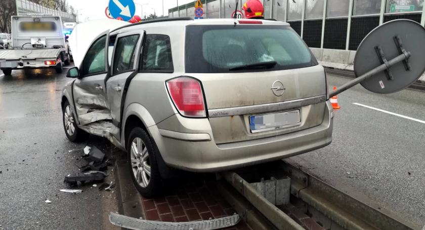 Wjechał na skrzyżowanie pomimo czerwonego światła [ZDJĘCIA]