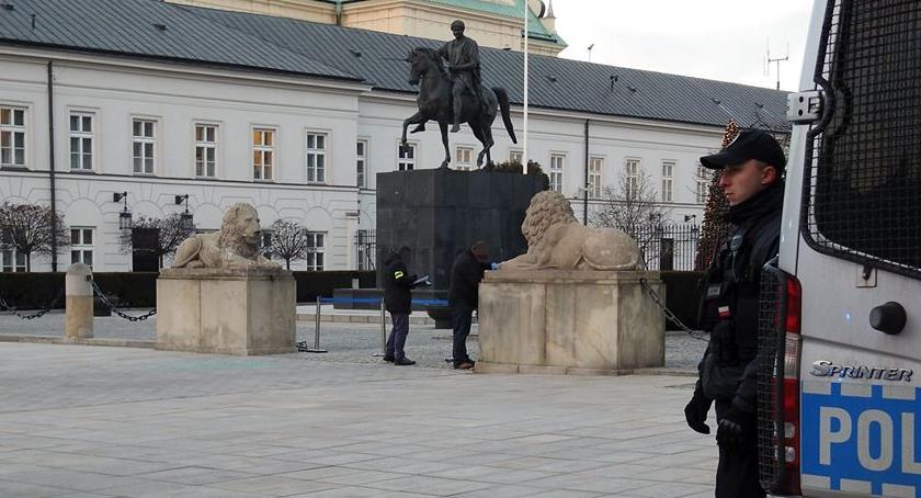 Co wydarzyło się wczoraj przed Pałacem Prezydenckim?  [ZDJĘCIA]