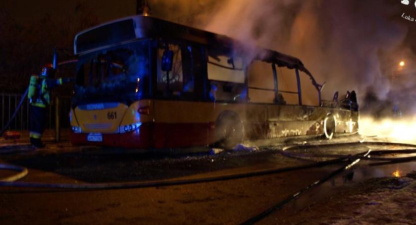 Pożar autobusu. Spłonął doszczętnie... [ZDJĘCIA]