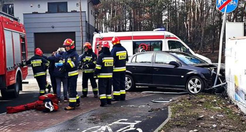 Trzy osoby ranne w wypadku [ZDJĘCIA]