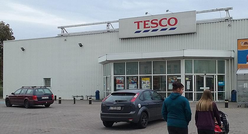 W tym roku 32 sklepy Tesco zostaną zamknięte. Na liście są placówki z Warszawy