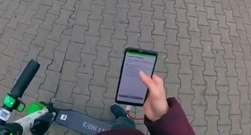 Elektryczne hulajnogi - miały pomóc, są problemem