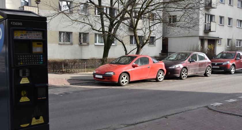 Wola chce rozszerzyć strefę płatnego parkowania