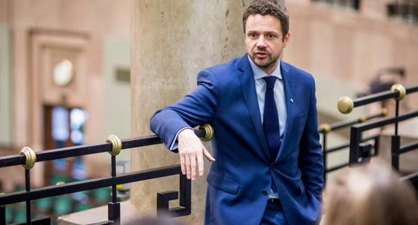 Rafał Trzaskowski: - Proszę o uhonorowanie postaci ważnych dla współczesnej historii Polski. 