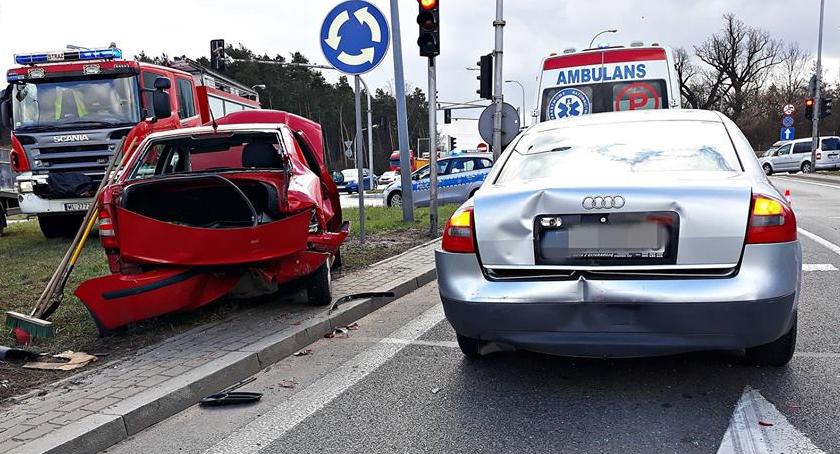 Modlińska: zderzenie trzech samochodów 