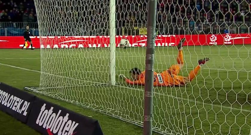 Legia odpada z Pucharu Polski. Porażka po dogrywce z Rakowem Częstochowa