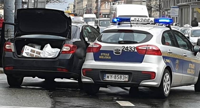 Trzy osoby ranne w zderzeniu trzech samochodów [ZDJĘCIA]