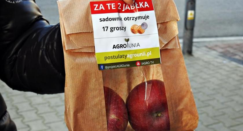 Agrounia nie ustaje w działaniach. Akcja na drogach dojazdowych [ZDJĘCIA]